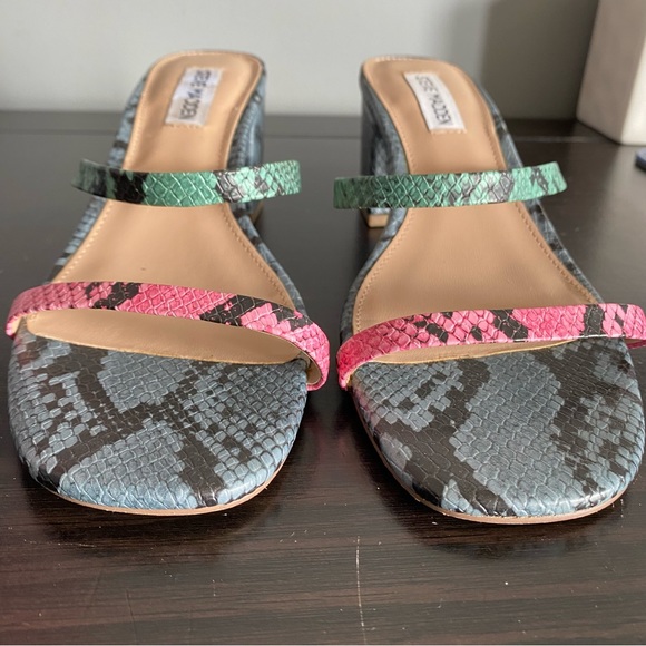 STEVE MADDEN snake skin print strappy open toe heels size 10M - Picture 4 of 15